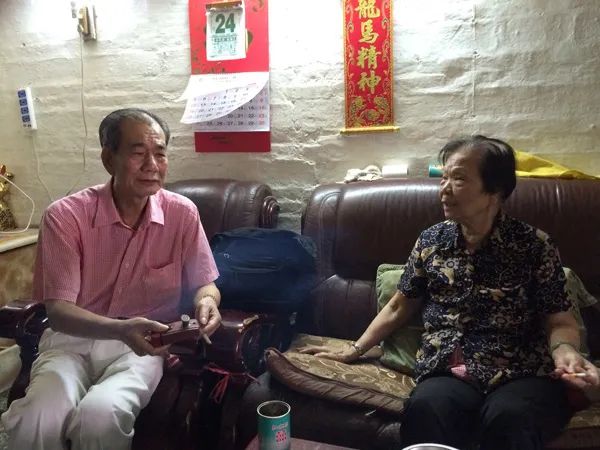 廣州區(qū)伯肺癌病重:一位飽受爭議的公民逐漸被遺忘 廣州區(qū)伯肺癌病重:一位飽受爭議的公民逐漸被遺忘