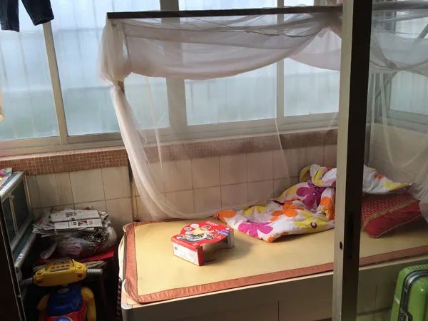 廣州區(qū)伯肺癌病重:一位飽受爭議的公民逐漸被遺忘 廣州區(qū)伯肺癌病重:一位飽受爭議的公民逐漸被遺忘