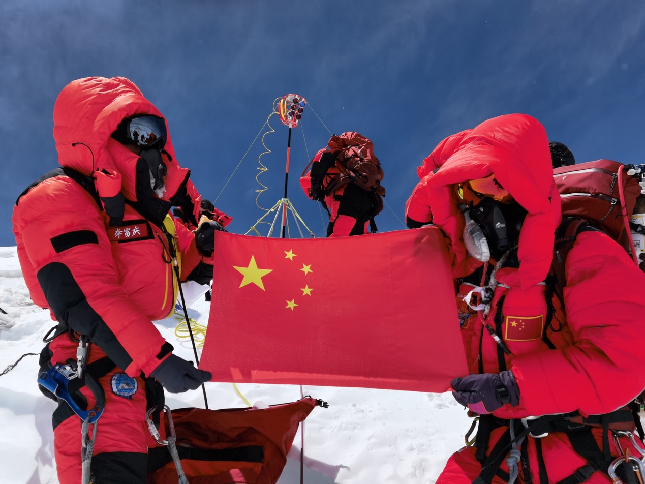 圖|明月鏡片助力2020珠峰高程測量