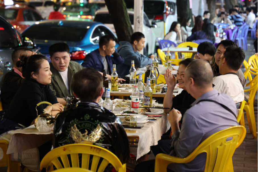 寶業(yè)路宵夜街撤場(chǎng)的痛，只有廣州為食夜貓才懂！