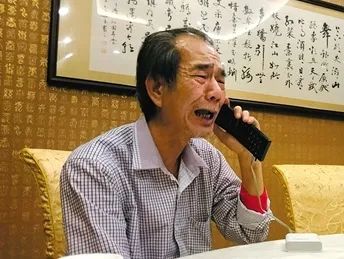 廣州區(qū)伯肺癌病重:一位飽受爭議的公民逐漸被遺忘 廣州區(qū)伯肺癌病重:一位飽受爭議的公民逐漸被遺忘