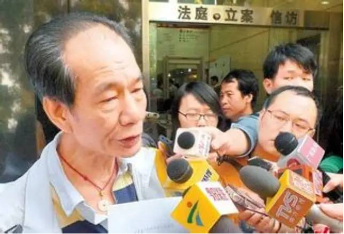 廣州區(qū)伯肺癌病重:一位飽受爭議的公民逐漸被遺忘 廣州區(qū)伯肺癌病重:一位飽受爭議的公民逐漸被遺忘