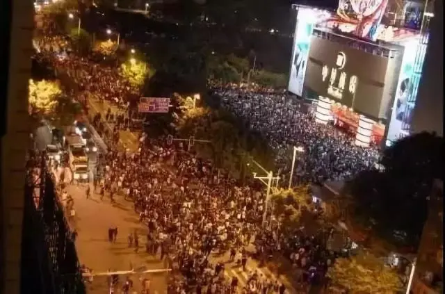 《天生快活人》流行前線直播室告別，中山三商圈還能“回潮”嗎？
