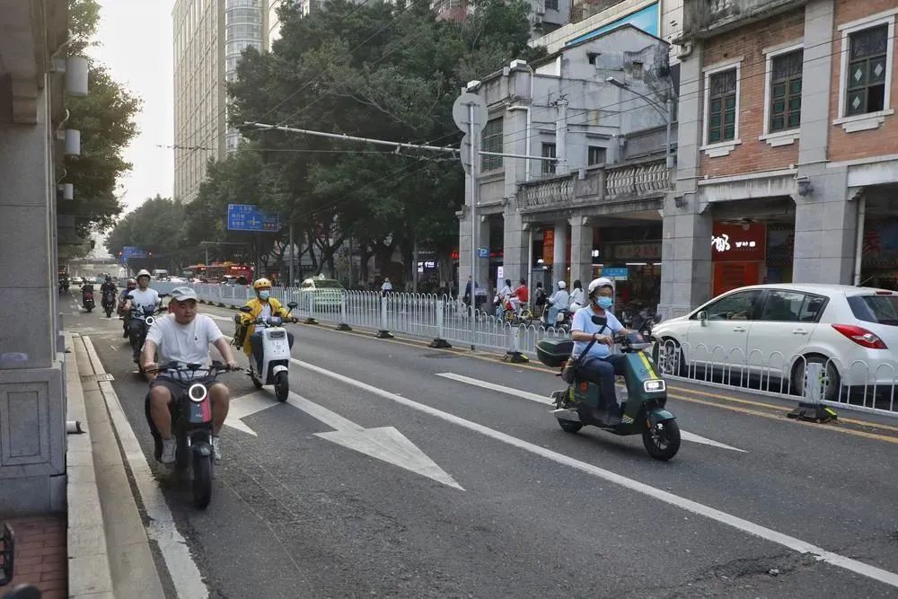 把“電雞”列入機(jī)動(dòng)車管理，能解圍城死結(jié)嗎？