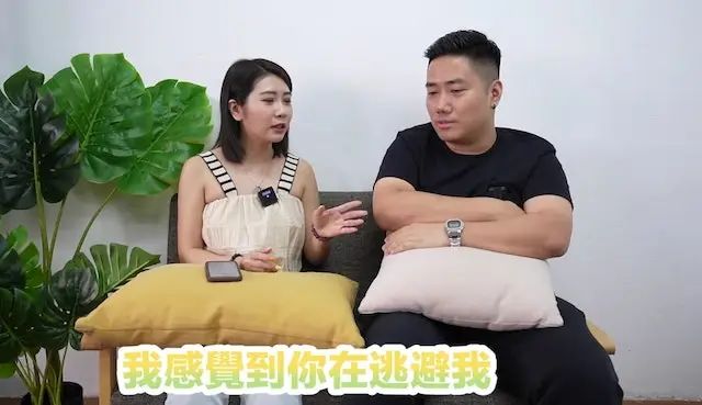 前經(jīng)紀(jì)人輕生，粵語視頻“微辣”掉粉7萬停更1月