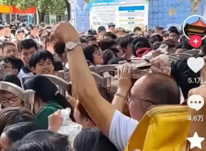 預制菜進學生飯?zhí)?，家長擔心的只是“科技與狠活”嗎？
