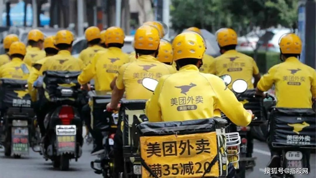 在商超眾多與網(wǎng)購發(fā)達(dá)的今天，為何還有人踩單車賣益力多？