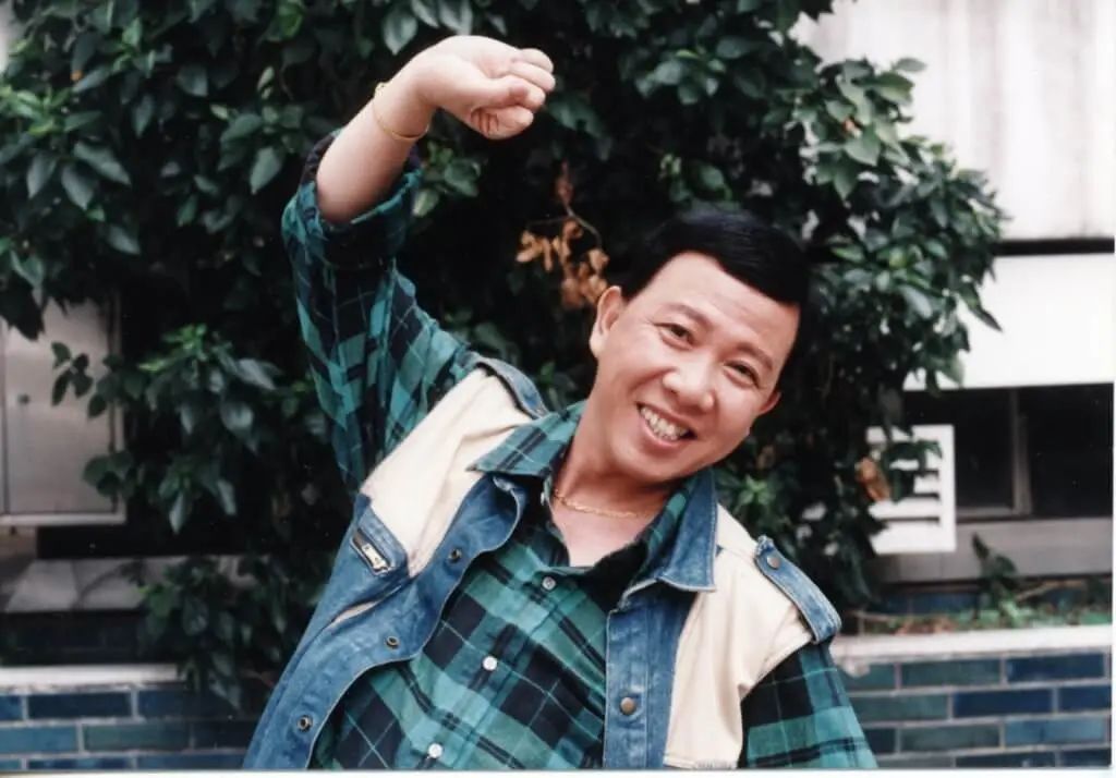 尹光：是“咸濕歌王”，還是“無冕歌王”？
