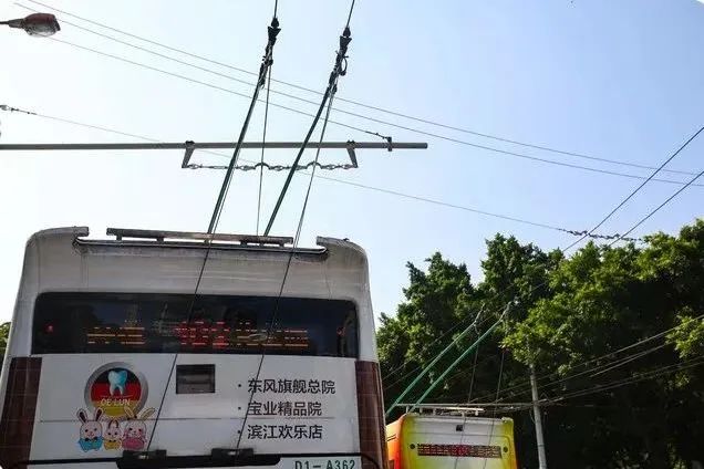 102路擬停運，“孖辮”無軌電車未來會被淘汰嗎？