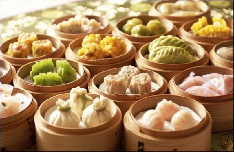 外地游客抱怨：茶樓要收茶位費，點心標(biāo)價眼花繚亂？