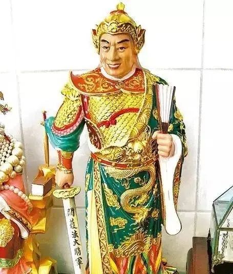 廣州出生的著名演員，香港逝世后成為神仙