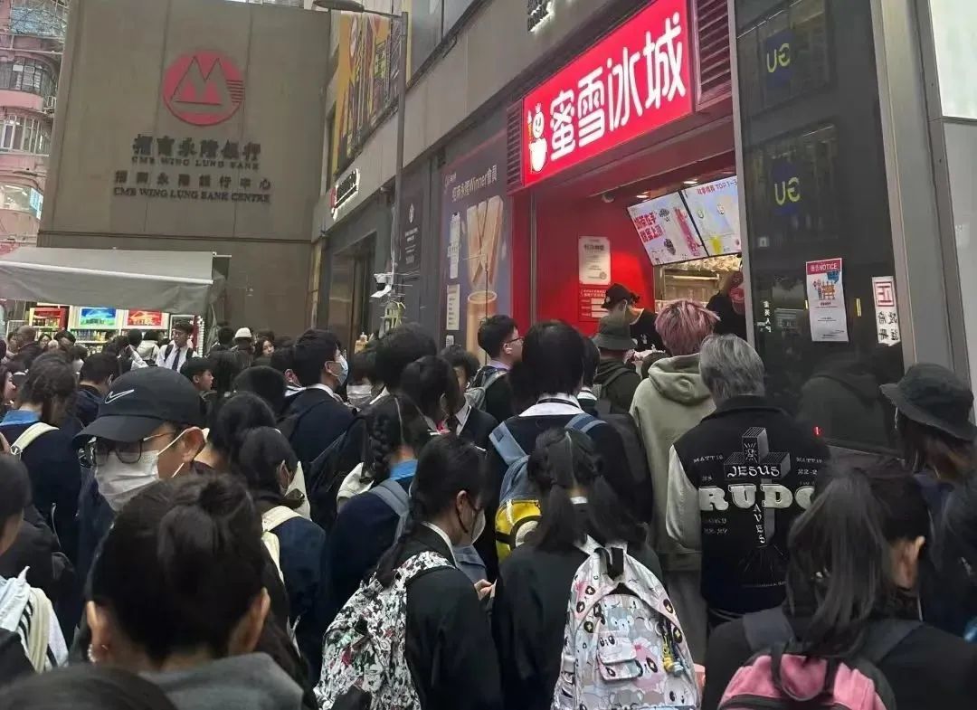 以前港式茶餐廳組團(tuán)北上，如今內(nèi)地網(wǎng)紅餐飲橫掃香港？
