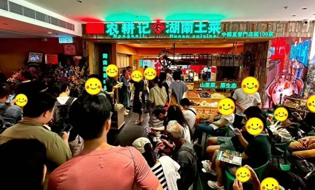 以前港式茶餐廳組團(tuán)北上，如今內(nèi)地網(wǎng)紅餐飲橫掃香港？