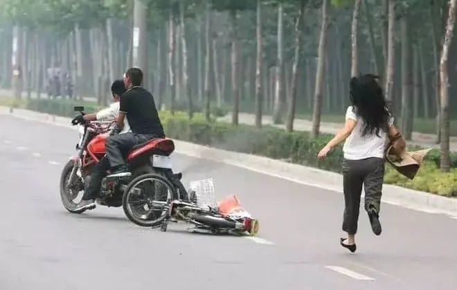 清華教授呼吁解禁摩托，能解救被電雞圍困的廣州嗎？