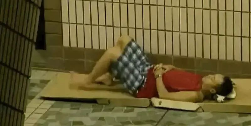 努力就可改變命運(yùn)？香港富豪體驗(yàn)窮人生活痛哭流涕！