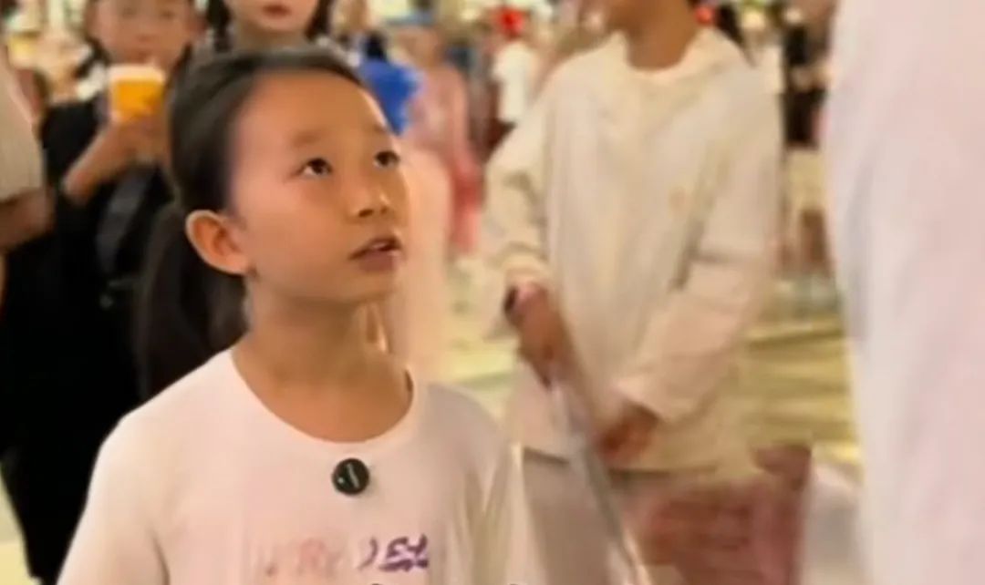 九歲香港女童用粵語將《岳陽樓記》倒背如流，但讀錯字？