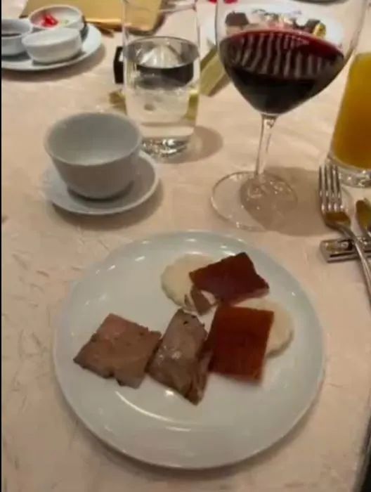 內(nèi)地網(wǎng)紅又玩新花樣:白撞香港人婚宴直播食霸王餐 內(nèi)地網(wǎng)紅又玩新花樣:白撞香港人婚宴直播食霸王餐