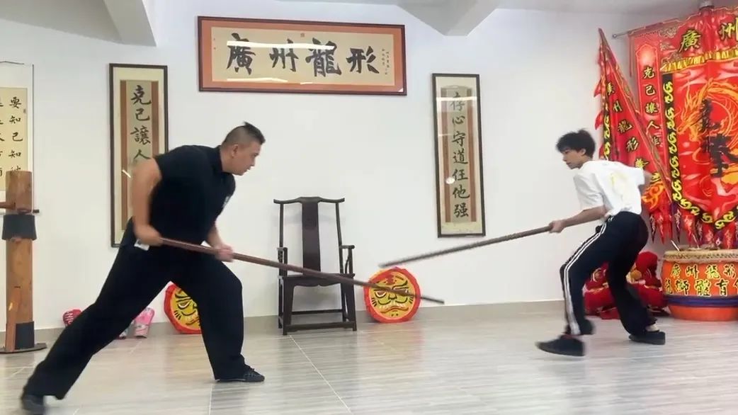 電影里傳統(tǒng)武術(shù)以一打十，擂臺(tái)上卻總輸給現(xiàn)代搏擊？