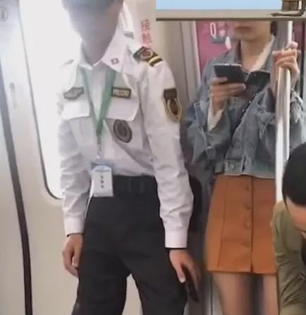 廣州地鐵突然加強(qiáng)安檢，打工仔女紛紛遲到扣錢