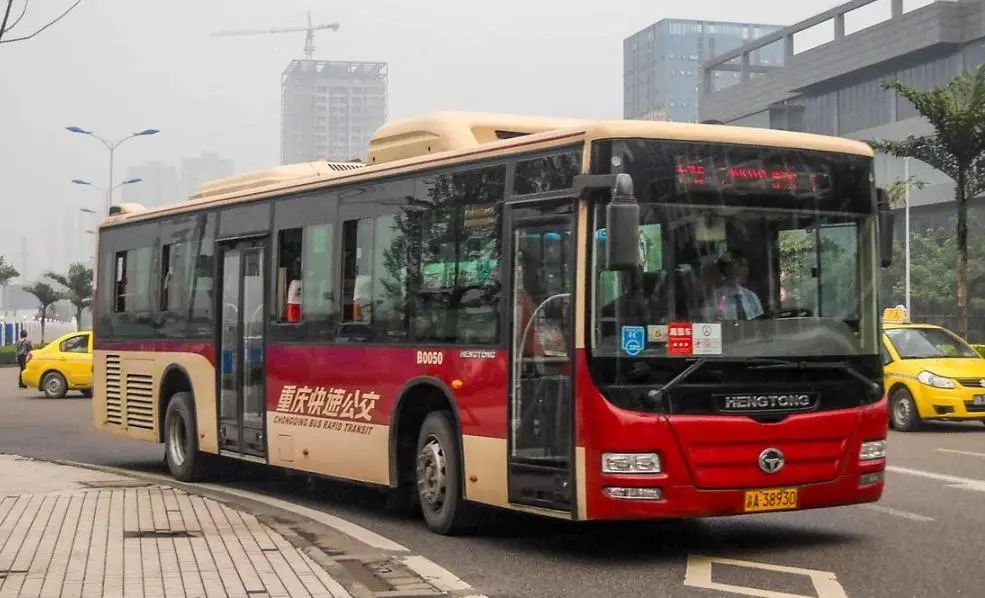廣州BRT路線再斬，網(wǎng)友建議改為電雞專用“雞RT”