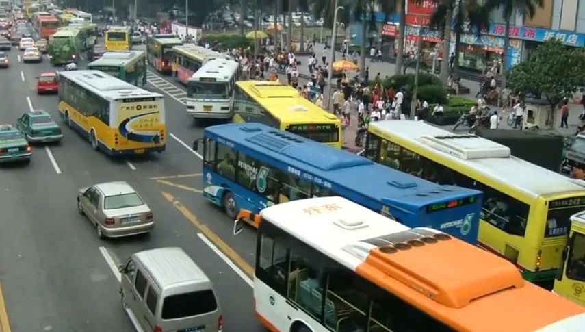 廣州BRT路線再斬，網(wǎng)友建議改為電雞專用“雞RT”