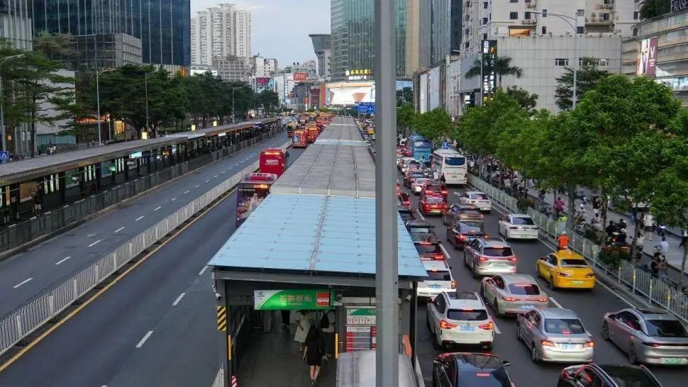 廣州BRT路線再斬，網(wǎng)友建議改為電雞專用“雞RT”