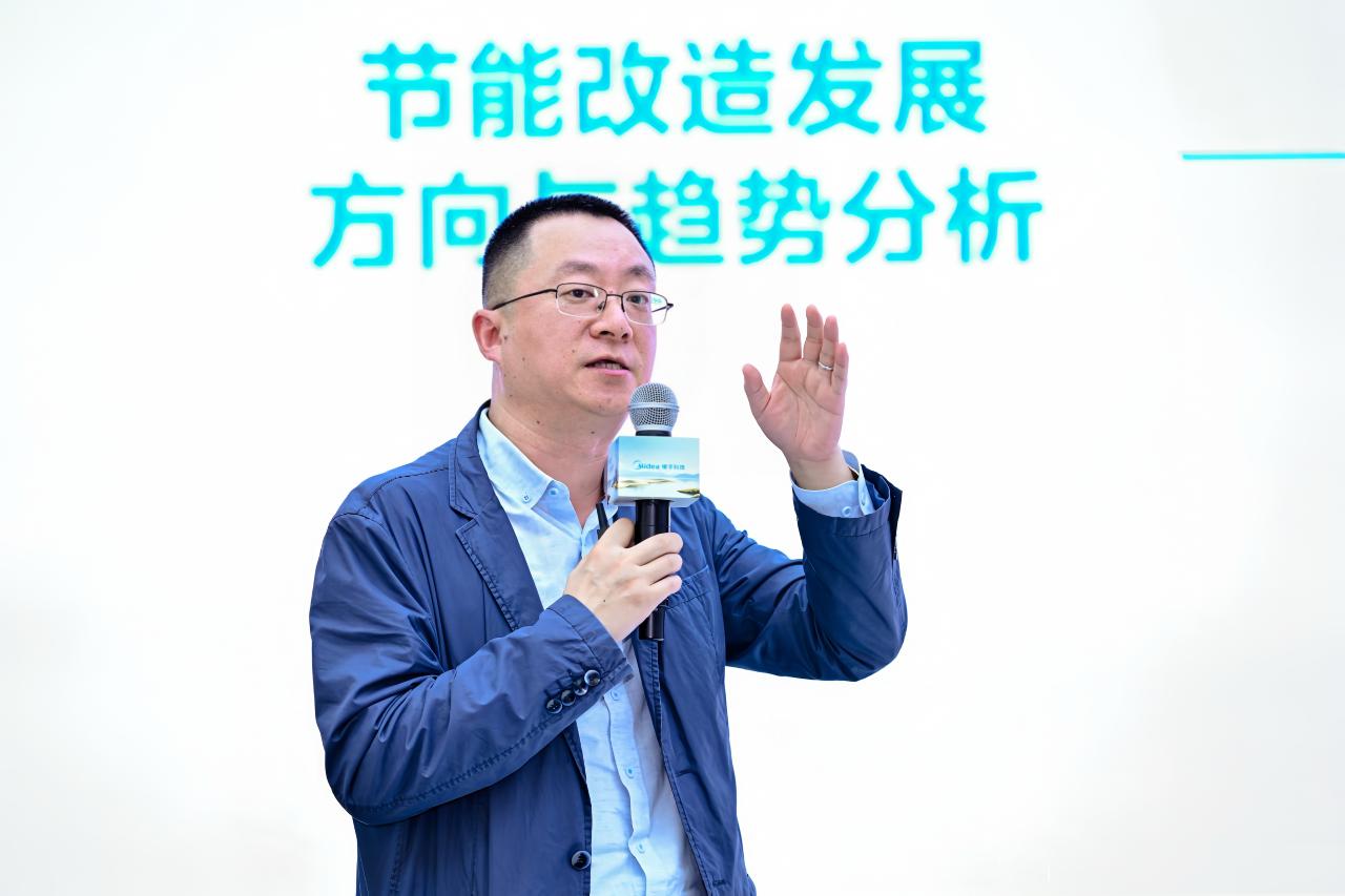 丁勇.jpg 丁勇.jpg