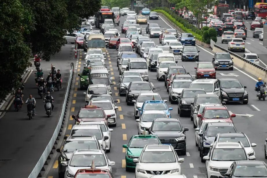 全運(yùn)會(huì)汽車限行：返工靠電雞，是廣州打工仔宿命？