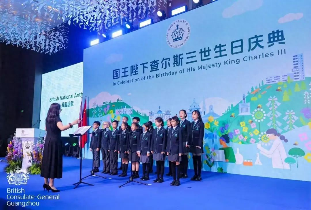 英國(guó)君主是英皇還是英王？為何中文翻譯如此不一？