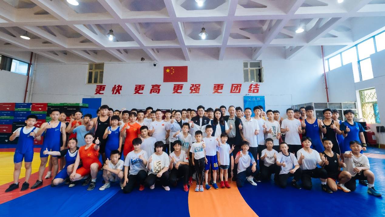 中華全國體育基金會(huì) 澳門霍英東基金會(huì) 赴貴州基層體育教練員情況調(diào)研